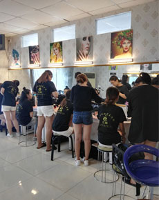 <strong>青島億尚學校教學環(huán)境</strong>