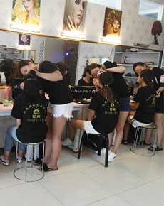 <strong>青島億尚學校教學環(huán)境</strong>